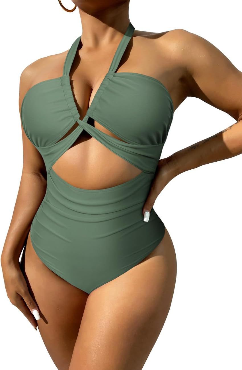 Badeanzug für Damen mit raffinierten Cut-outs und modernem Wickeldesign von berg-feldt