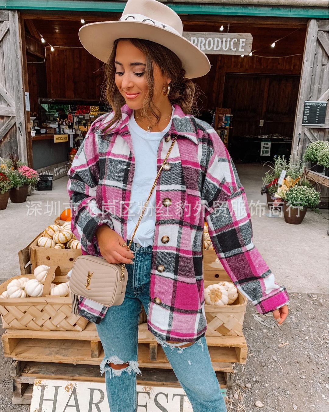 Lässiges Damen-Jacke mit Karomuster und großen Knöpfen von berg-feldt