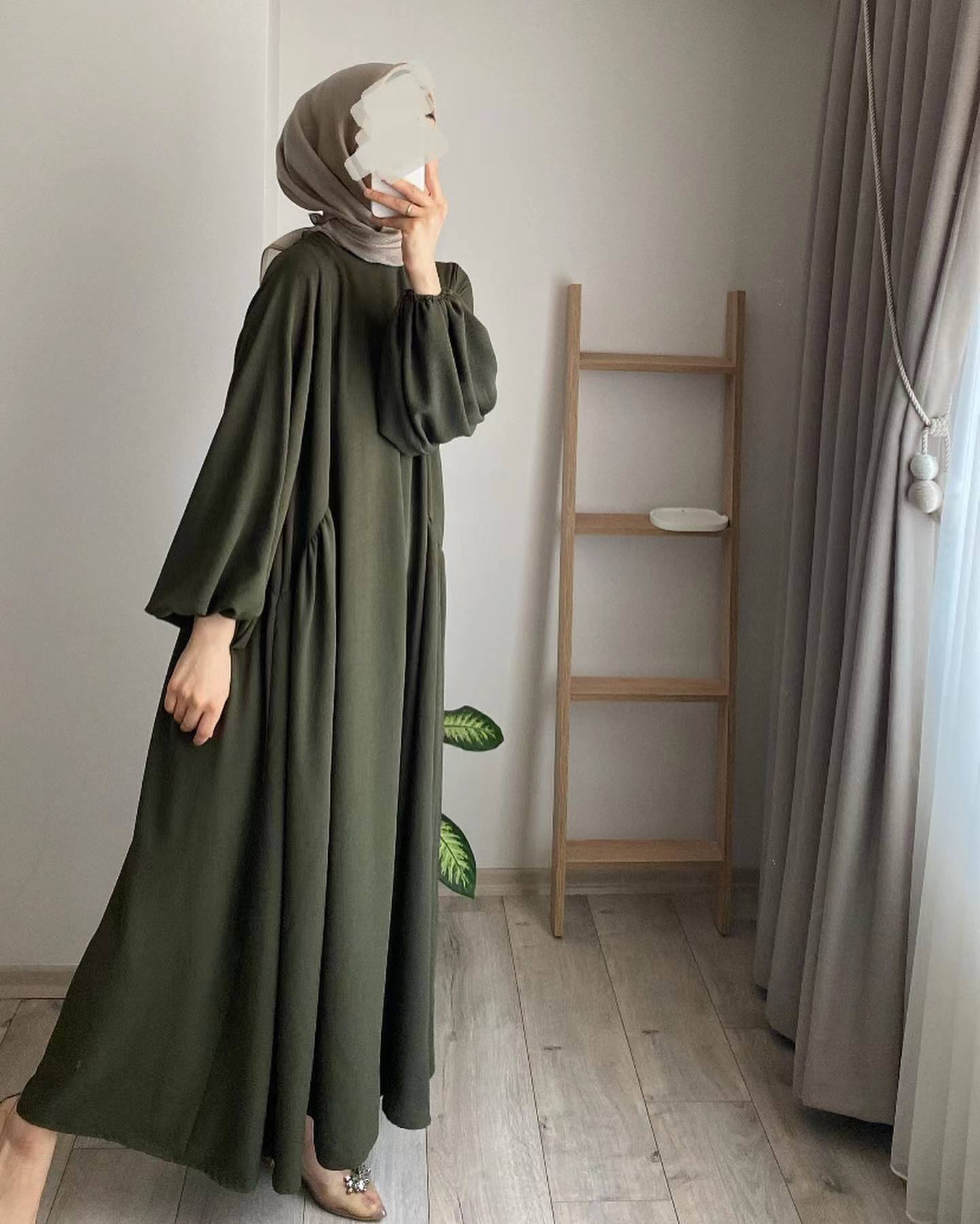 Robe longue élégante pour femme à manches larges et coupe ajustée, de berg-feldt