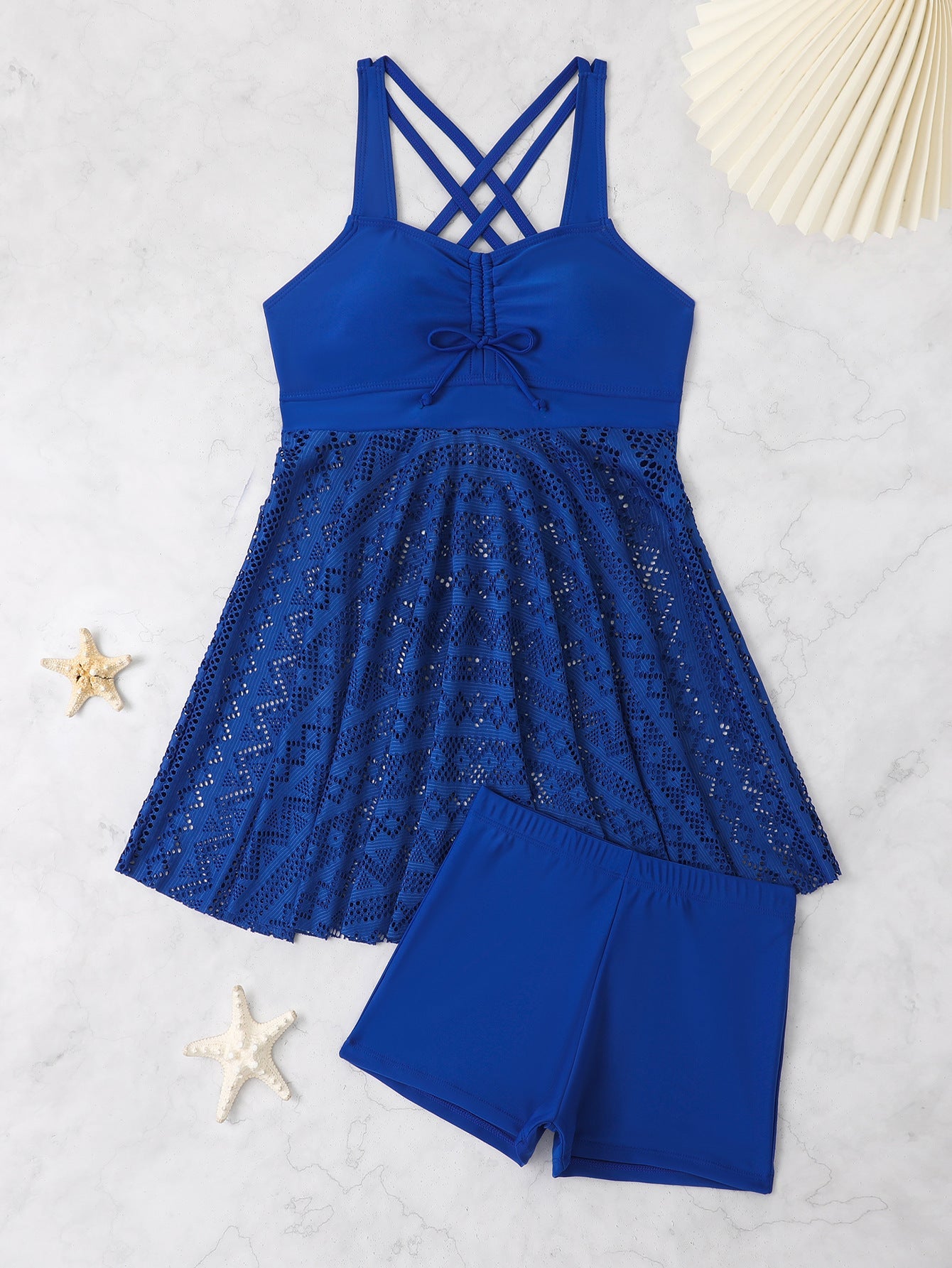 Badekleid für Damen mit verstellbaren Trägern und romantischem Spitzenrock von berg-feldt