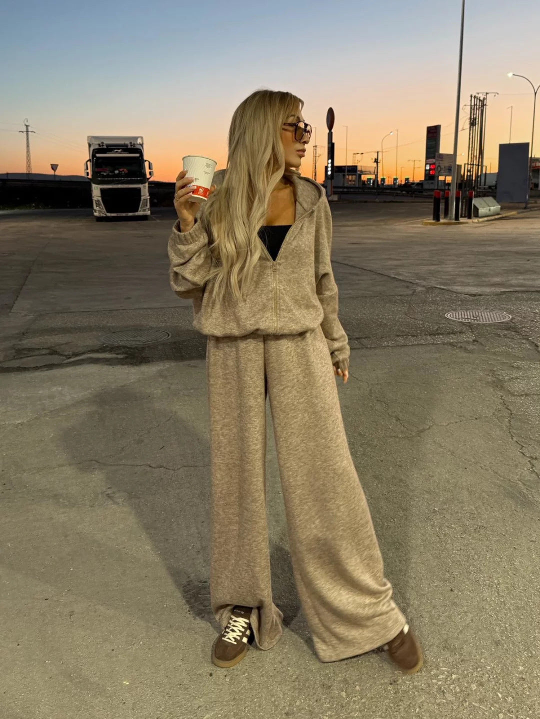 Ensemble de loungewear pour femme en polaire douce, à capuche et coupe large Berg-Feldt
