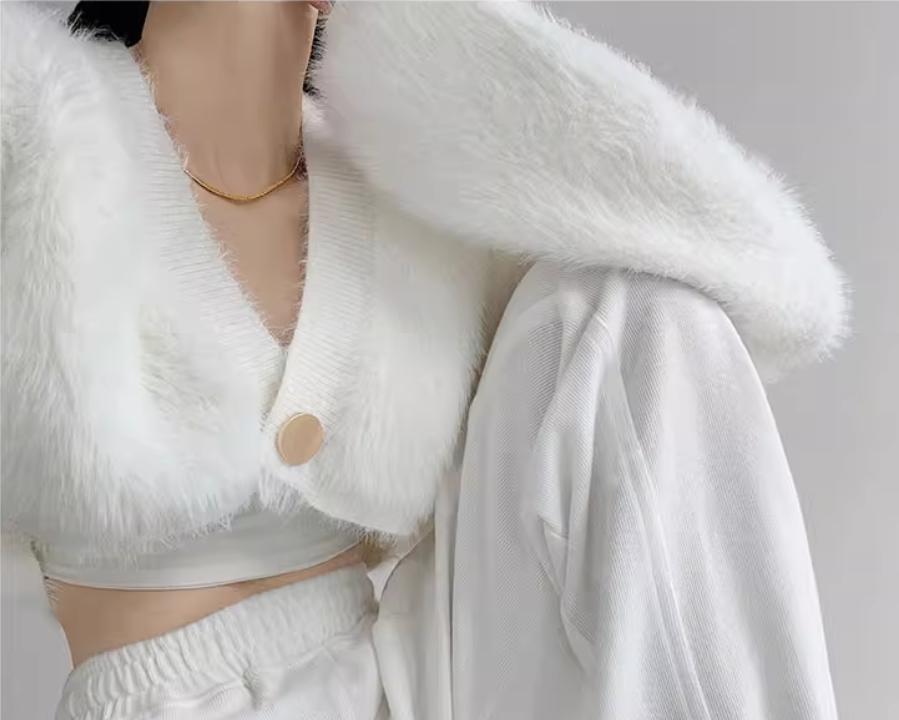 Cardigan court pour femme avec manches volumineuses et boutons Berg-Feldt