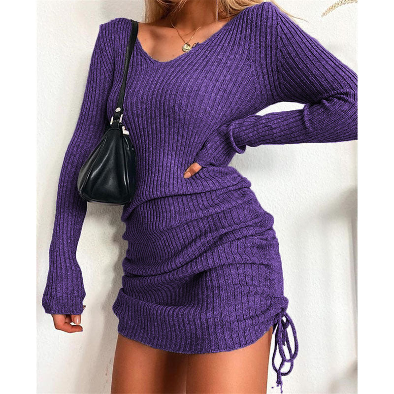 Robe en tricot raffinée pour femme avec un profond décolleté en V de berg-feldt