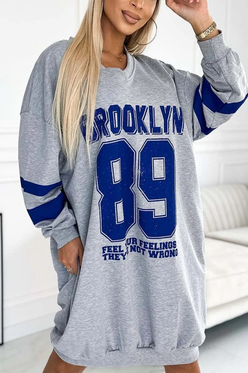 Robe de sport décontractée et oversize à col en V et manches contrastantes Berg-Feldt pour femme