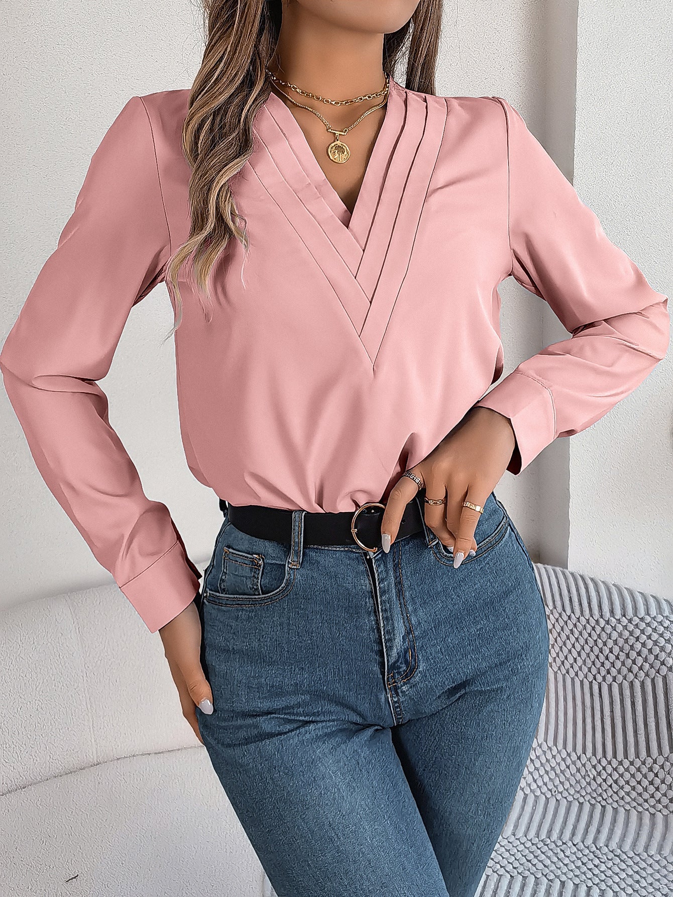 Chemise élégante en V plissée pour femme par berg-feldt