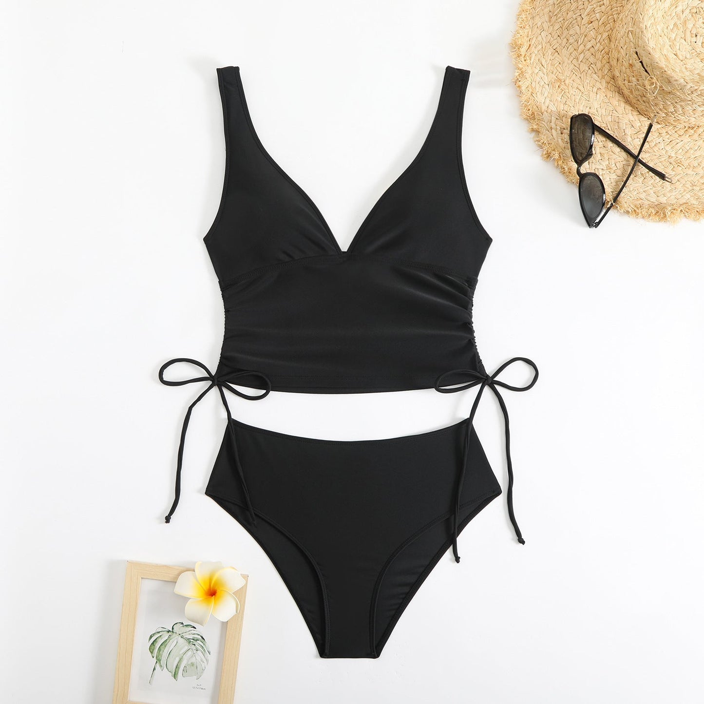 Ensemble bikini femme avec volants élégants et liens ajustables berg-feldt