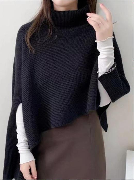 Poncho en maille pour femme, col montant et coupe asymétrique Berg-Feldt