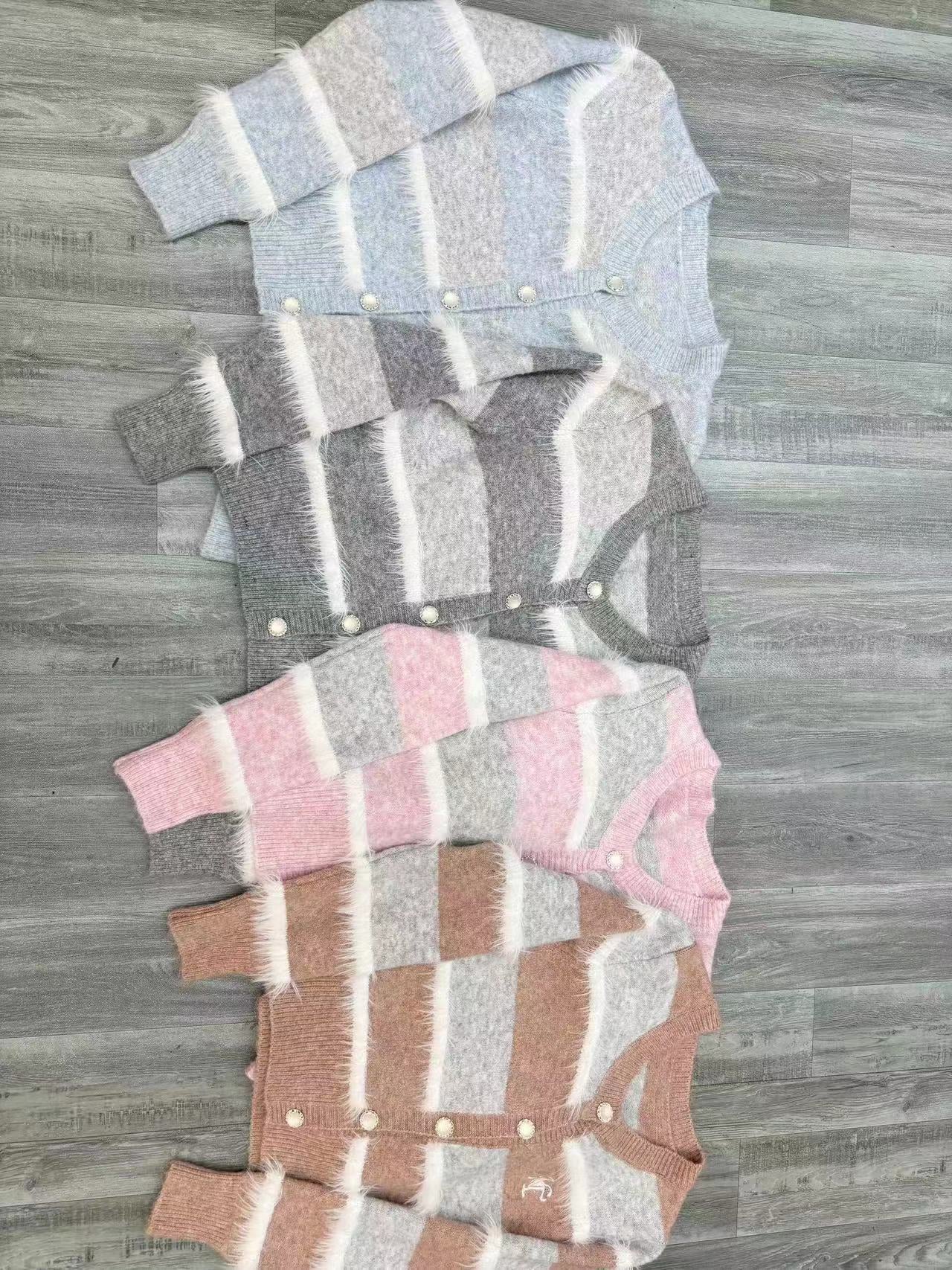 Cardigan en maille pour femme avec motif à rayures larges et détails de boutons élégants Berg-Feldt