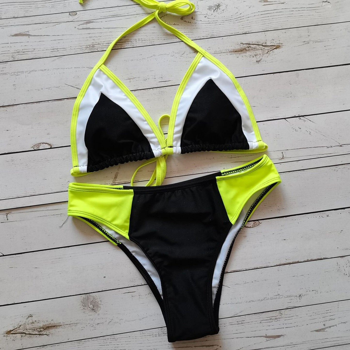 Bikini pour femme avec détails contrastés et modernes de berg-feldt