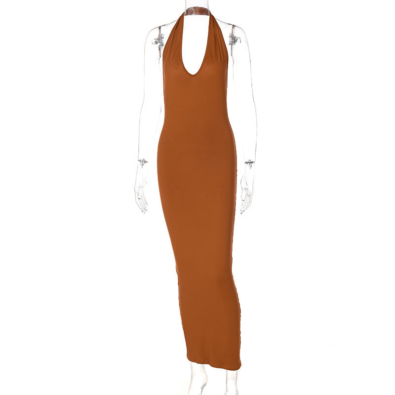 Elegantes Maxikleid für Damen mit tiefem V-Ausschnitt und figurbetonter Silhouette von berg-feldt
