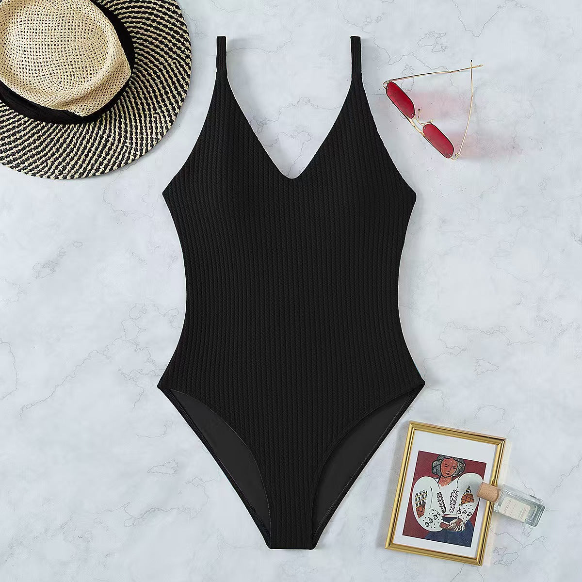 Maillot de bain côtelé moderne avec décolleté plongeant de berg-feldt