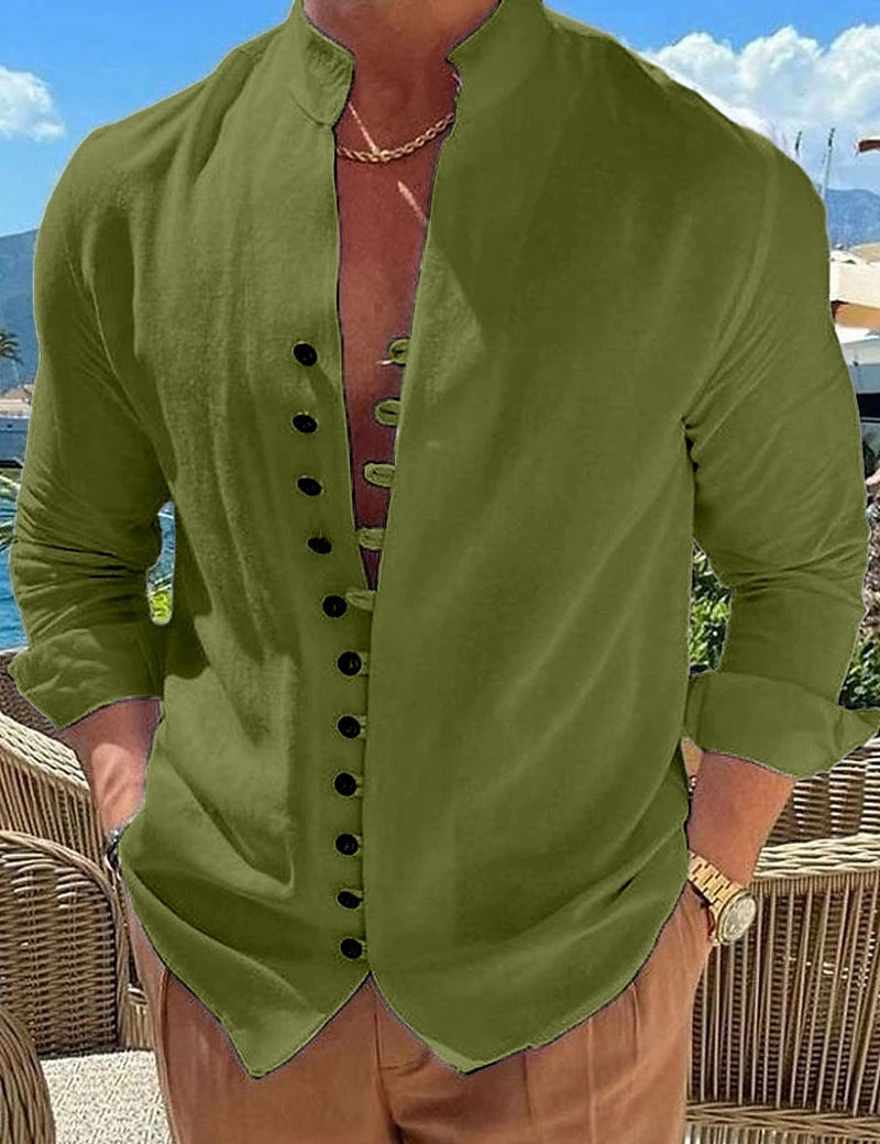 Modische Herren-Leinenbluse mit Henley-Kragen und Knopfdetails von berg-feldt