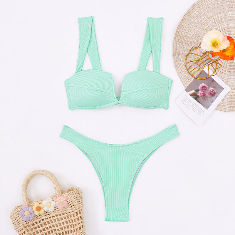 Modischer Damen-Bikini mit optimalem Halt und Rippenstruktur von berg-feldt