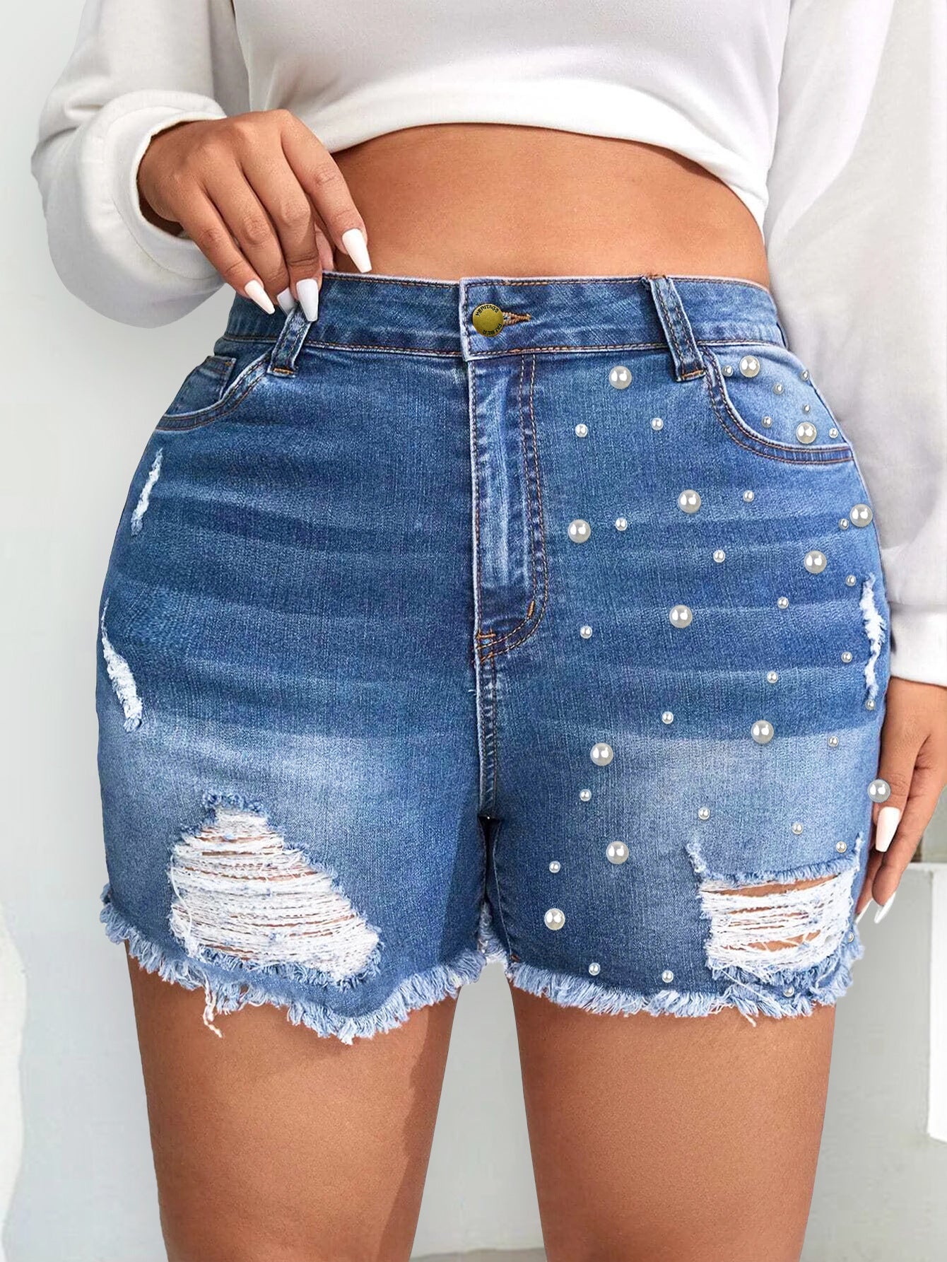 Modische Damen Destroyed Denim Shorts mit Perlen und Fransen von berg-feldt