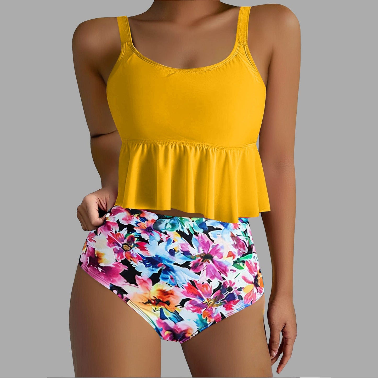 Lässiges Damen Bade-Set mit Rüschensilhouette und hoher Hose von berg-feldt