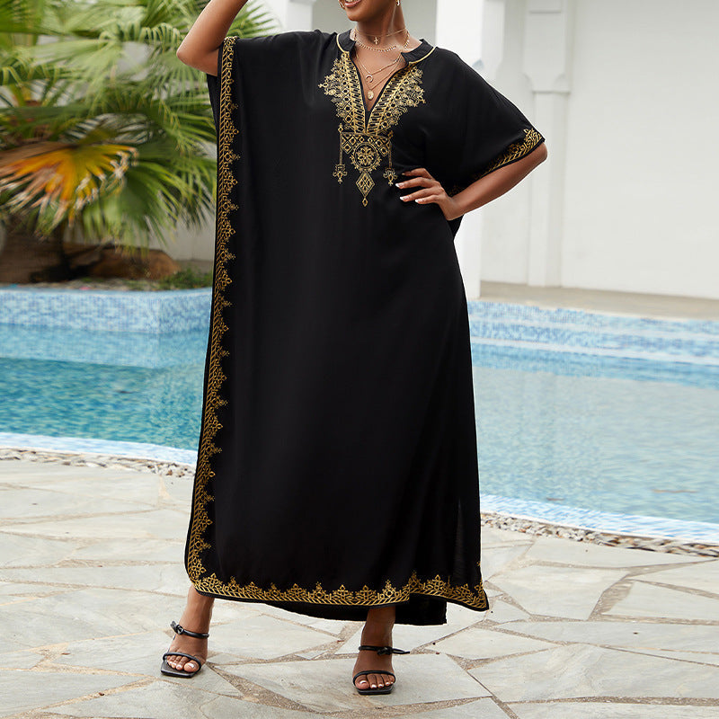 Robe de plage pour femme avec broderies complexes et fentes latérales par berg-feldt