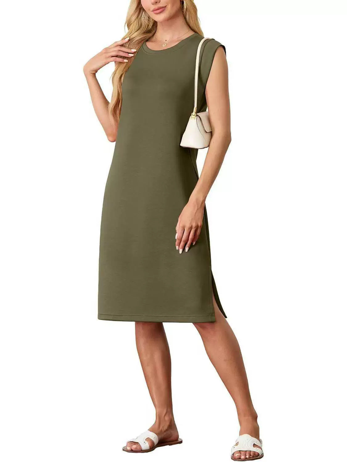 Robe décontractée élégante pour femme avec col rond et fentes latérales par berg-feldt