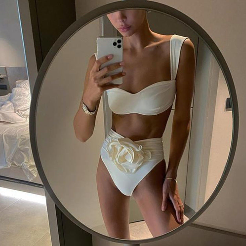 Ensemble de bikini femme Berg-Feldt taille haute avec détails floraux froncés