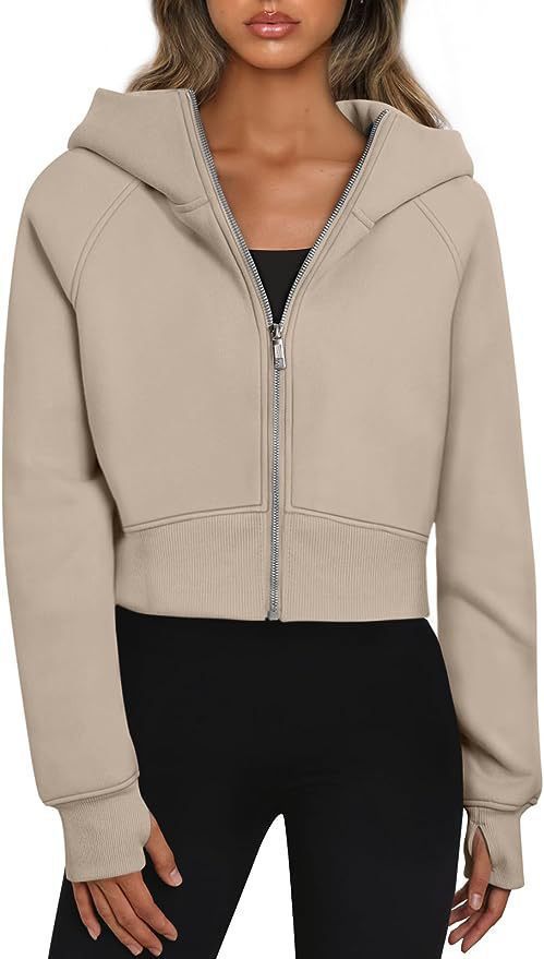 Veste à capuche courte Berg-Feldt pour femmes