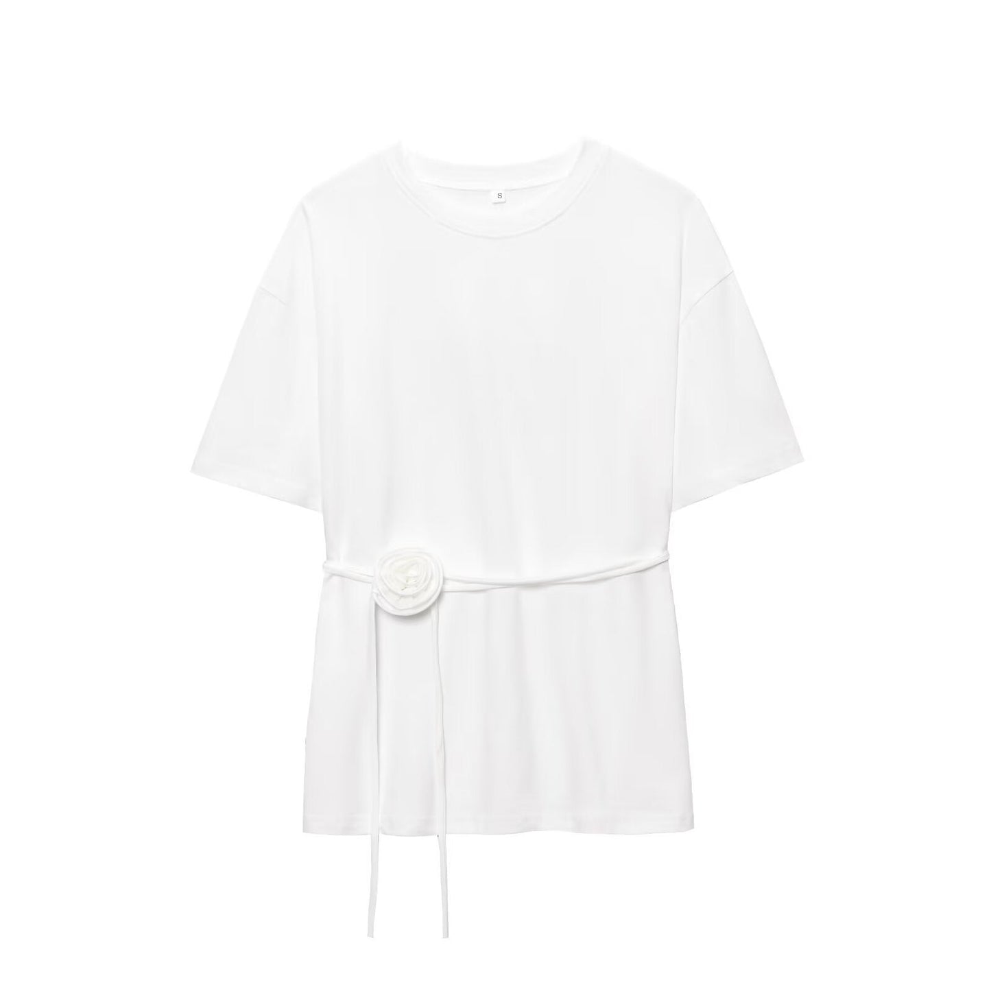 Haut féminin à manches courtes avec ceinture tendance de berg-feldt