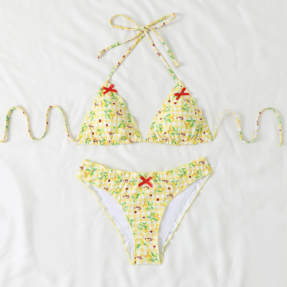 Ensemble bikini élégant pour femme avec motif floral et volants par berg-feldt