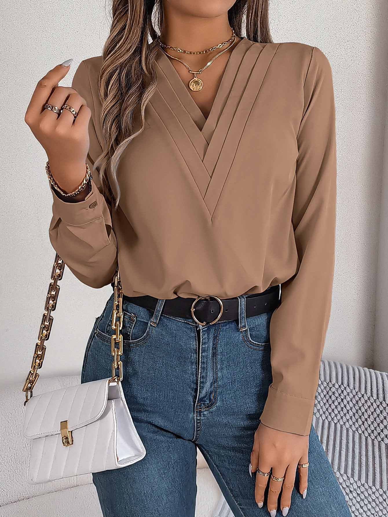 Chemise élégante en V plissée pour femme par berg-feldt