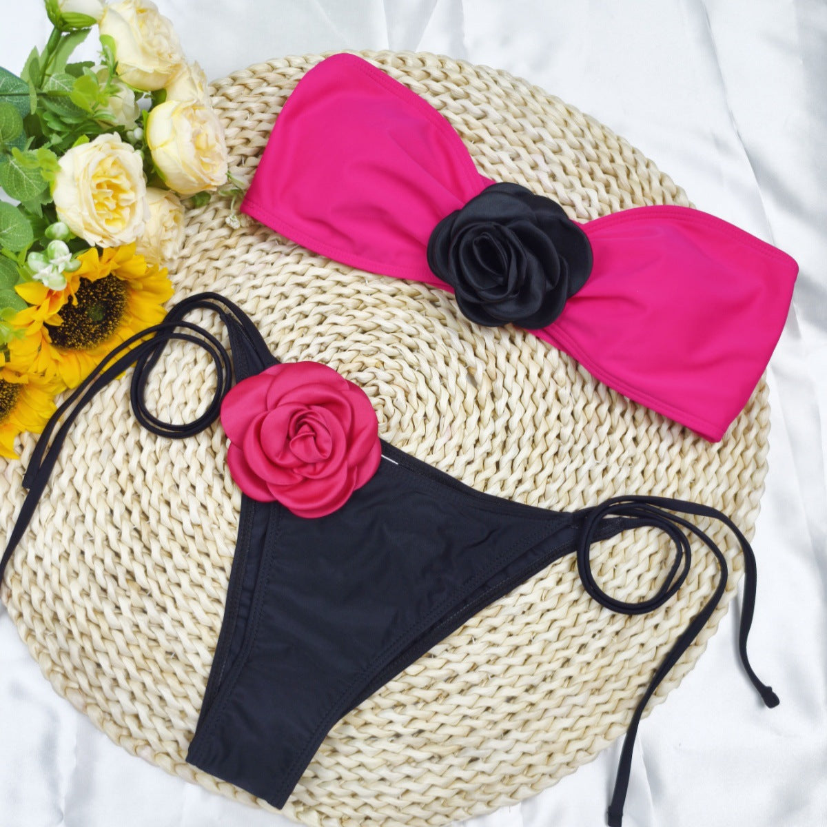 Ensemble bikini pour femme : Haut floral et bas élégant par berg-feldt