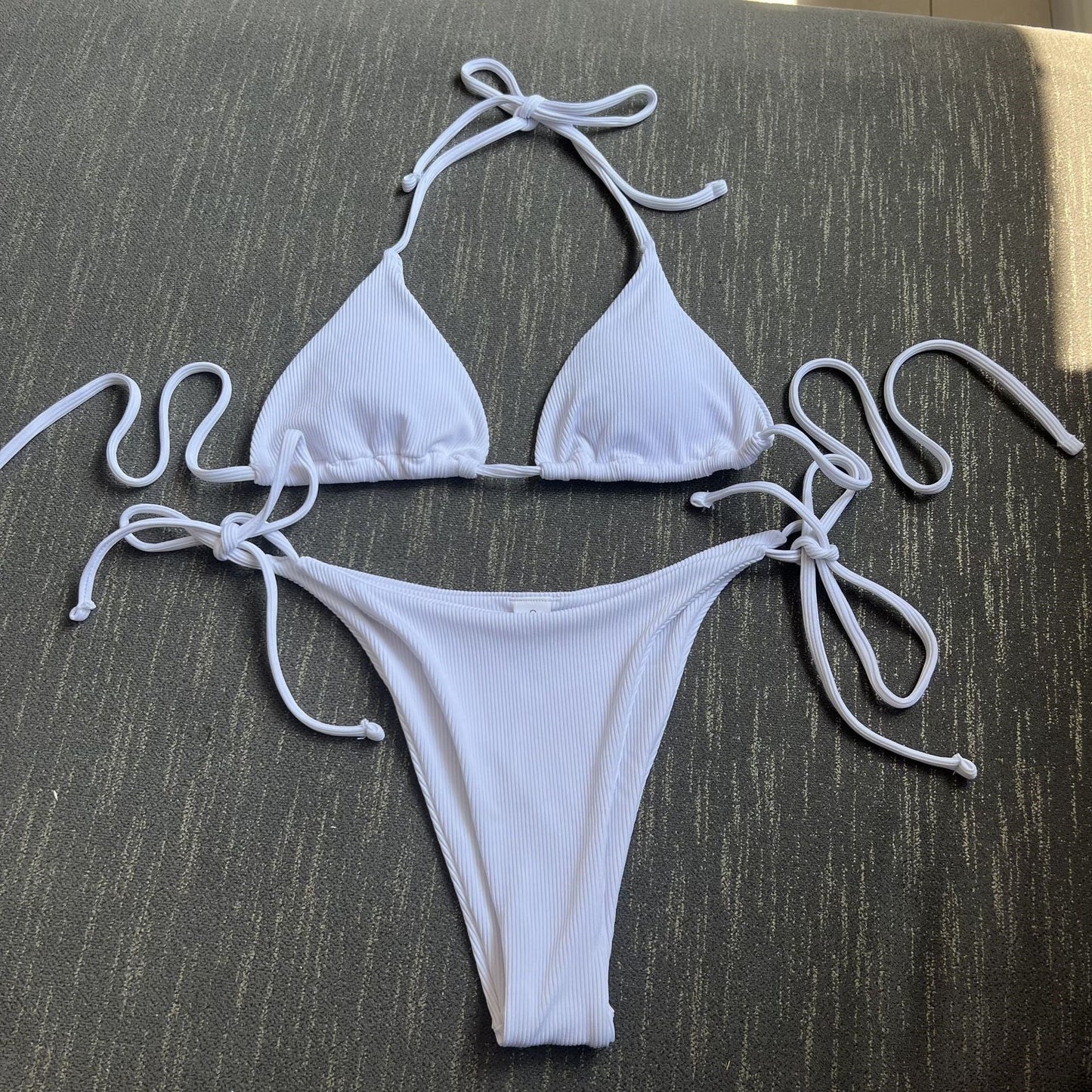 Ensemble de bikini pour femme Berg-Feldt : coupe triangle, bretelles réglables, évacue l'humidité