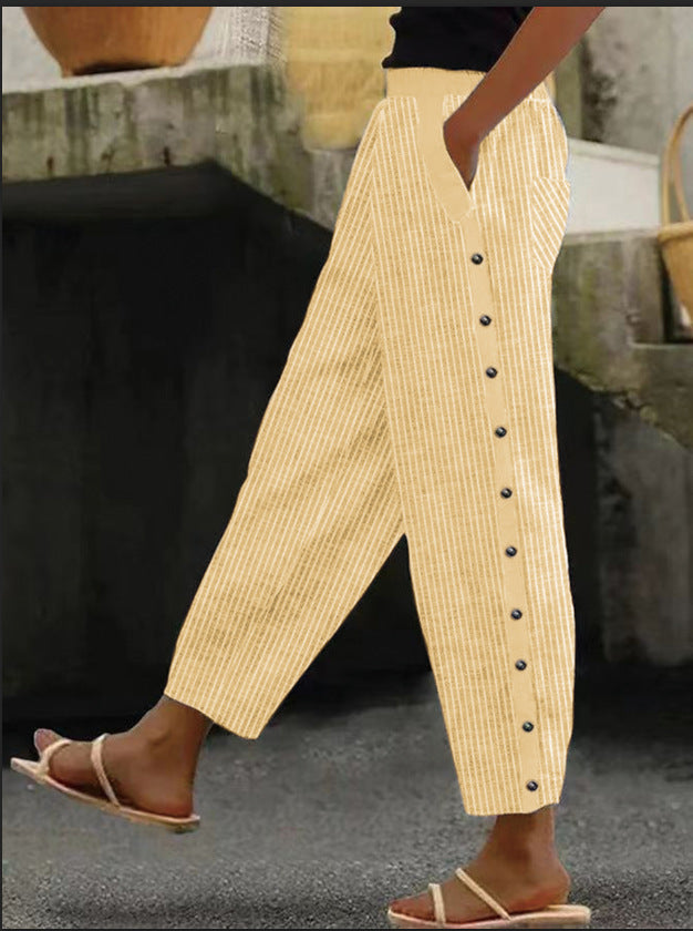 Pantalon décontracté Berg-Feldt pour femme avec rayures et détails boutonnés