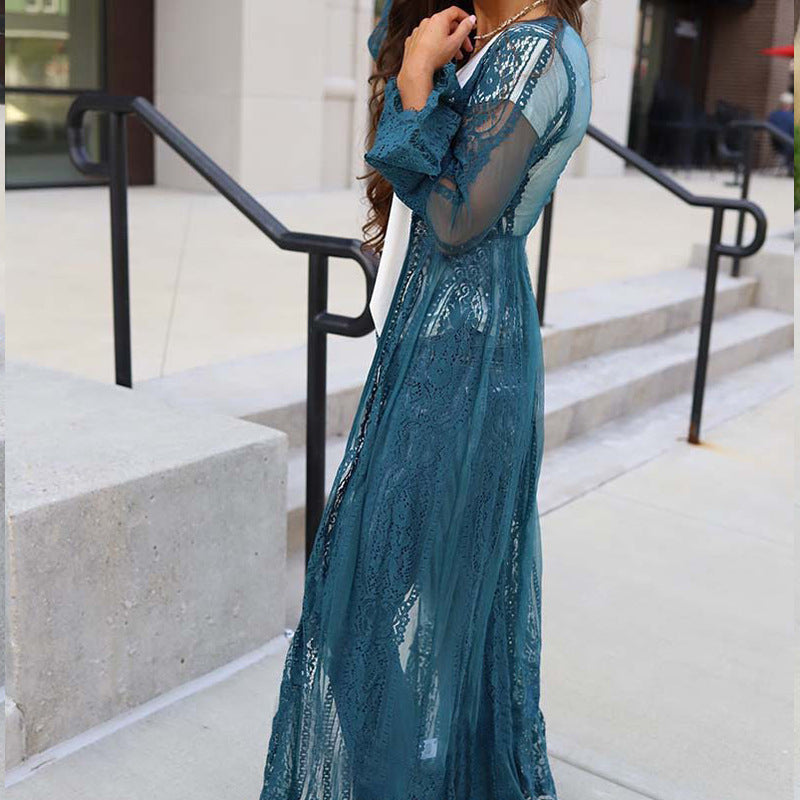 Robe en dentelle florale transparente à manches longues Berg-Feldt pour femme