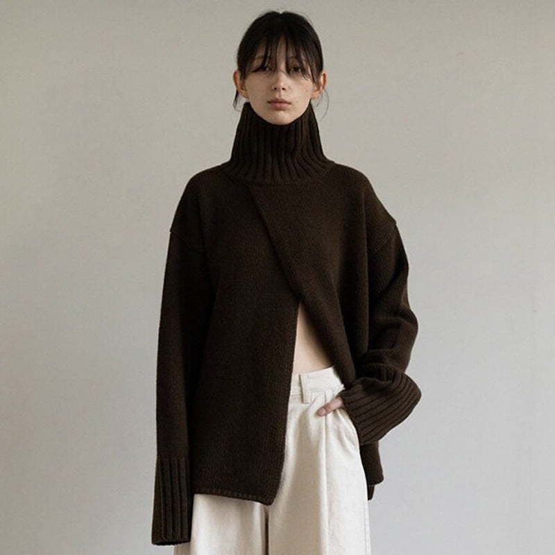 Großer Damen-Strickpullover mit hohem Kragen und entspannter Passform von berg-feldt