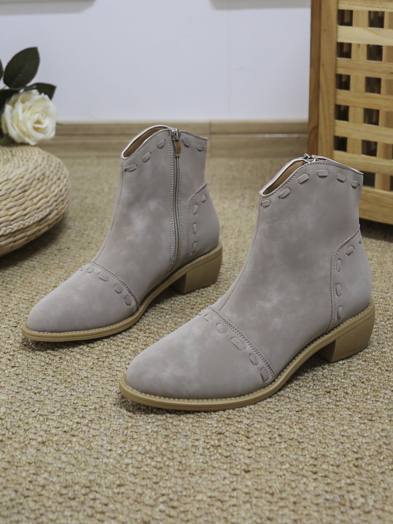 Dames bottines élégantes avec coutures décoratives à la mode et fermeture éclair pratique Berg-Feldt