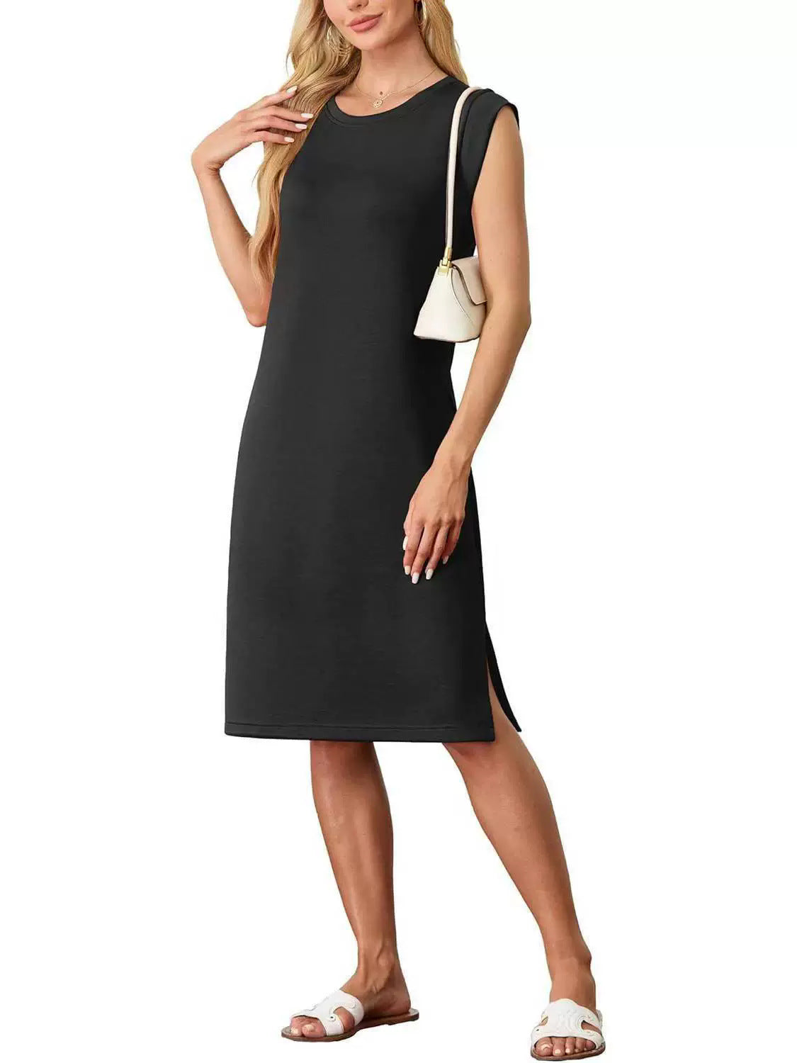 Robe décontractée élégante pour femme avec col rond et fentes latérales par berg-feldt