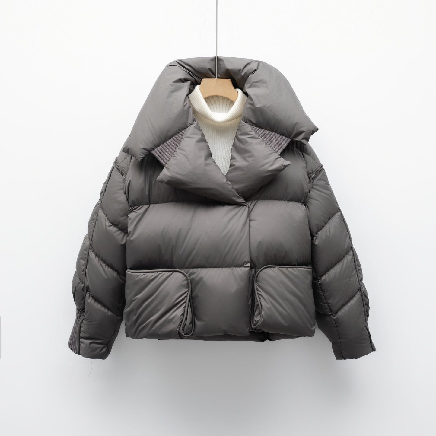 Damen Steppjacke im Cropped-Look mit hohem Kragen und praktischen Taschen Berg-Feldt