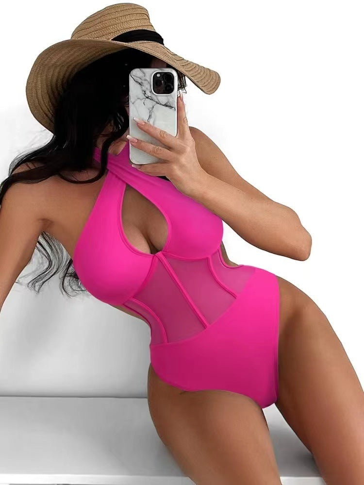 Innovativer Badeanzug für Damen mit verführerischen Cut-outs von berg-feldt