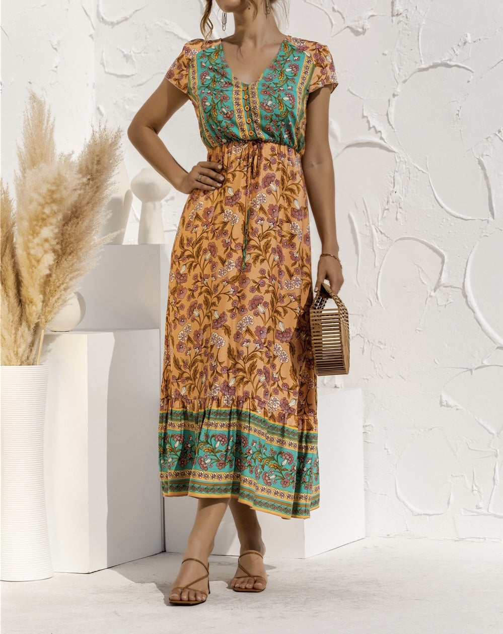 Elegantes Maxikleid für Damen mit Blumenmuster und Taillengürtel von berg-feldt