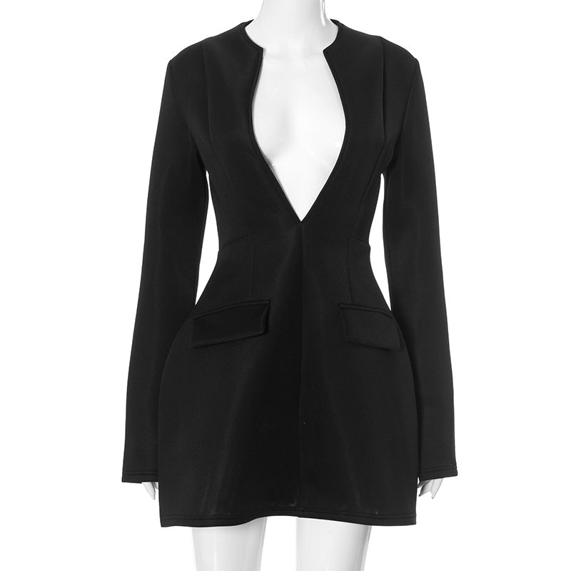 Elegantes Damen Blazerkleid mit tiefem V-Ausschnitt von berg-feldt