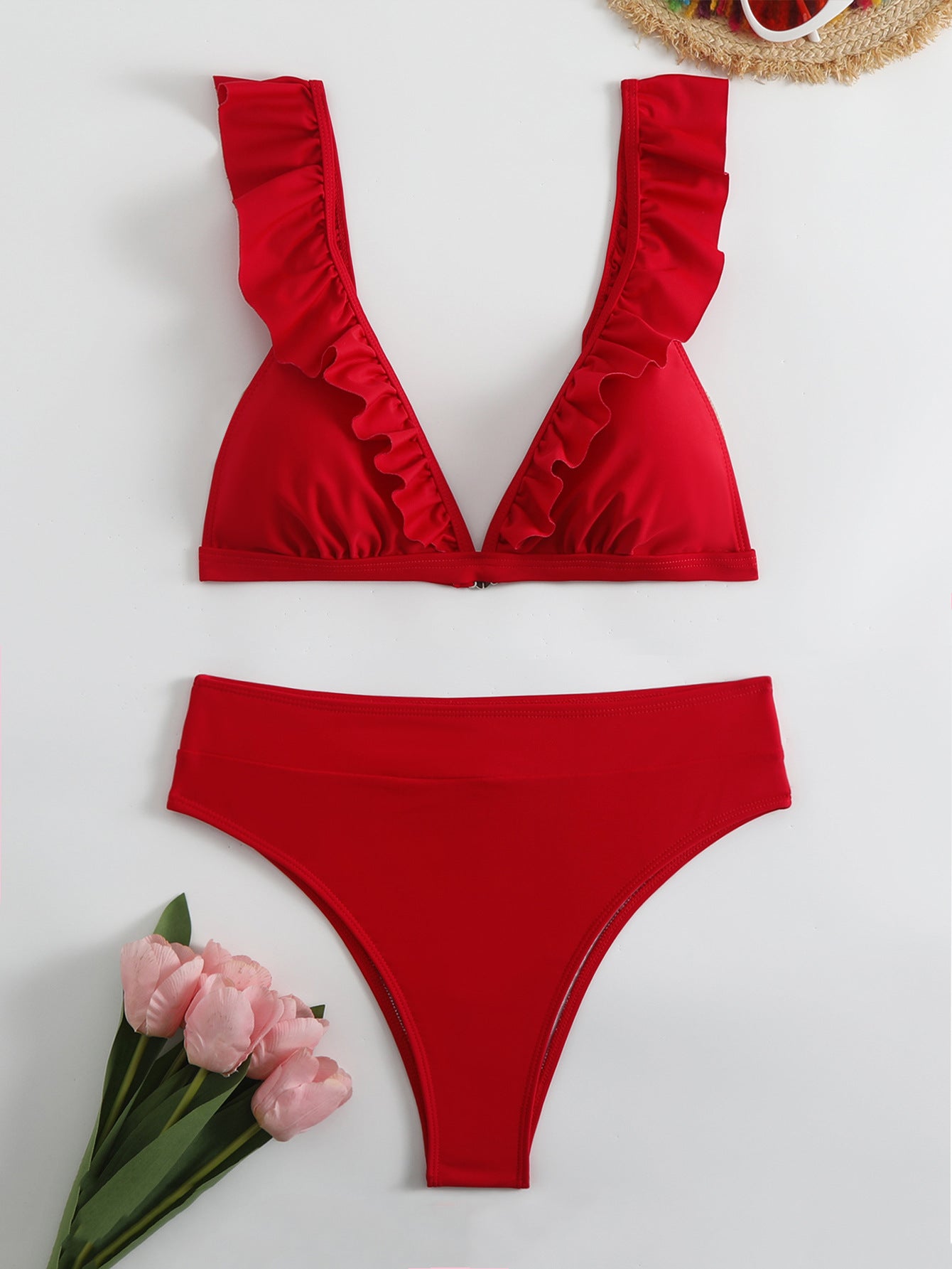 Haut de maillot de bain pour femme à volants tendance et coupe échancrée de berg-feldt