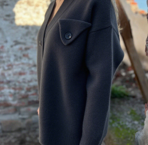 Gilet tricoté ample pour femme avec coupe asymétrique et détails boutonnés Berg-Feldt