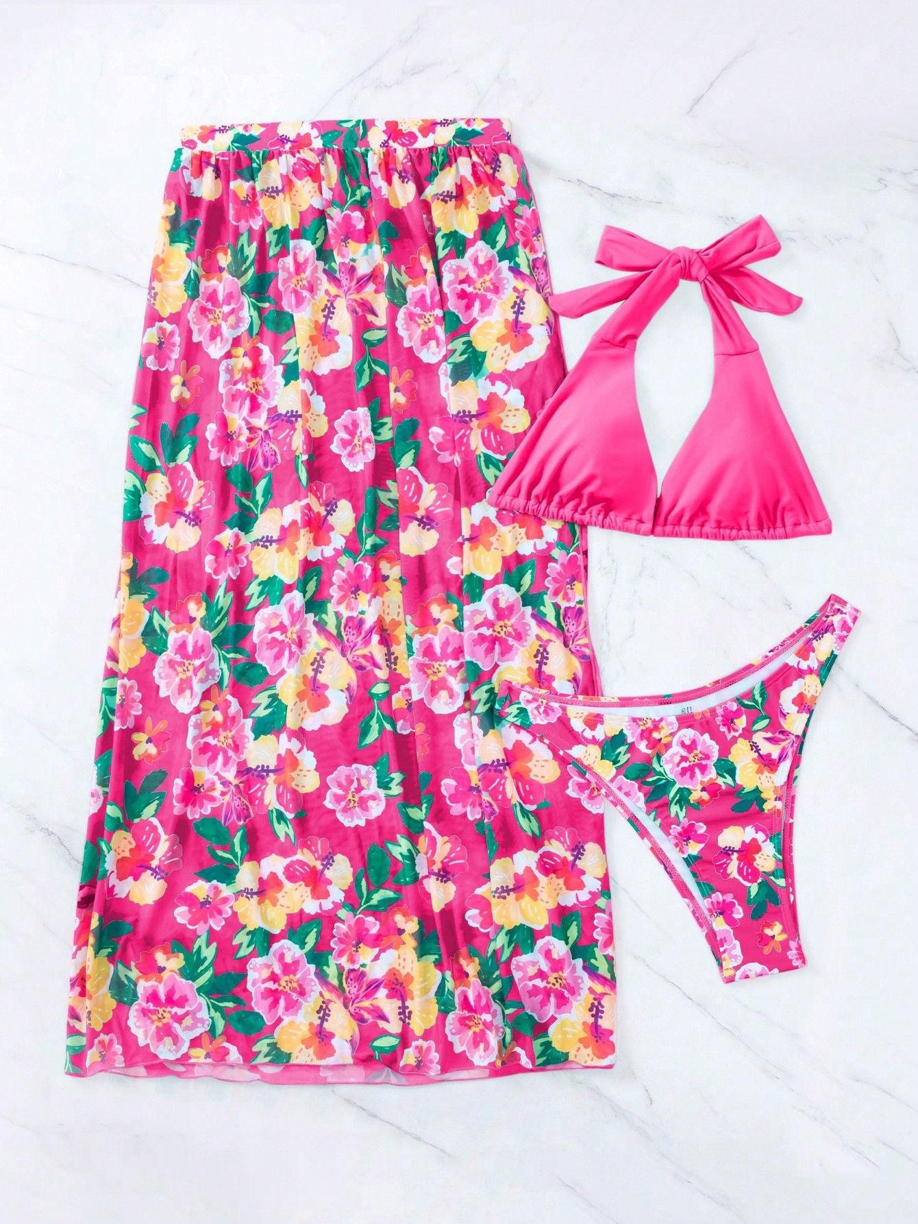 Bikini fleuri avec paréo transparent tendance de berg-feldt