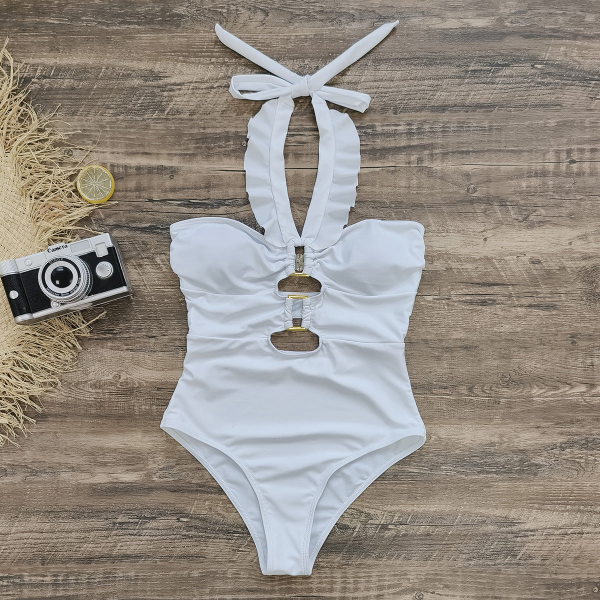 Elegantes Damen Badeanzugs-Wickelmodell mit Cut-outs von berg-feldt