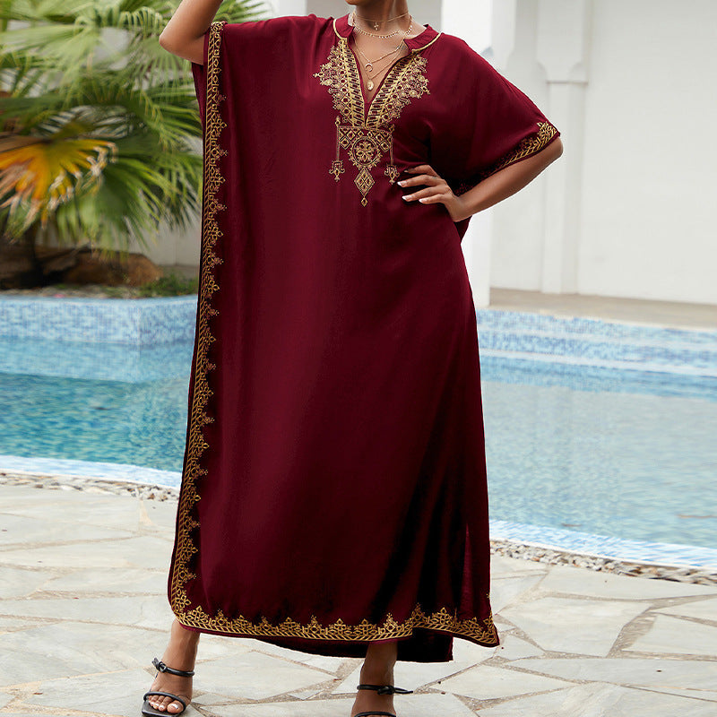 Robe de plage pour femme avec broderies complexes et fentes latérales par berg-feldt