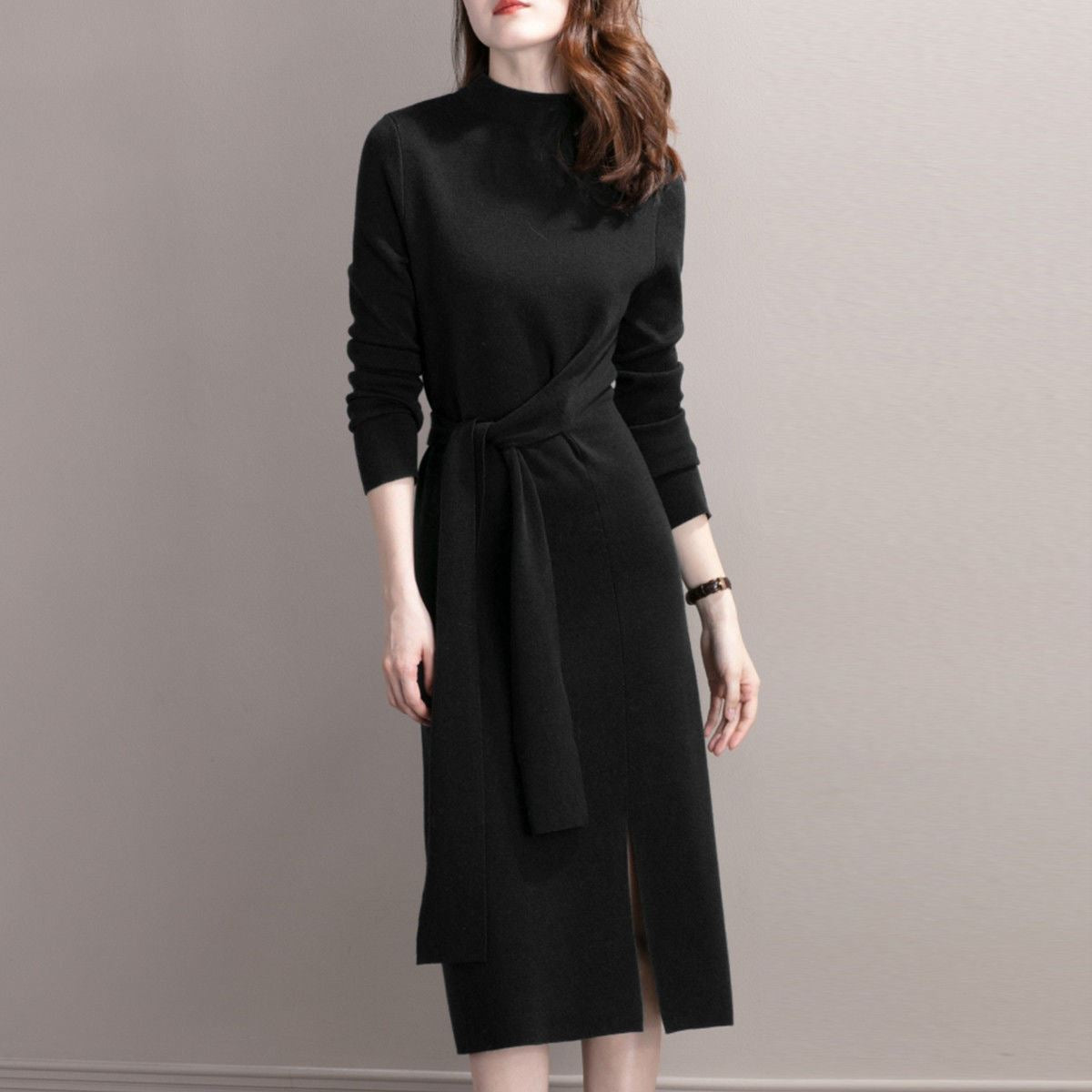 Robe pull élégante avec fente latérale et ceinture ajustée pour femme Berg-Feldt