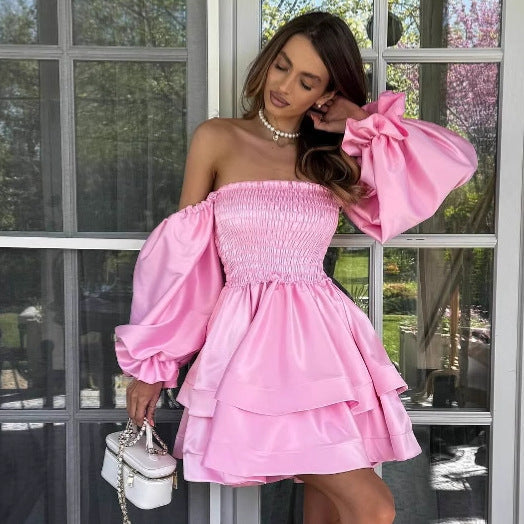 Lässiges Damenkleid mit Carmen-Ausschnitt, Volants und Rüschen von berg-feldt