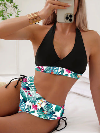 Ensemble de bikini femme Berg-Feldt coupe haute et laçages élégants