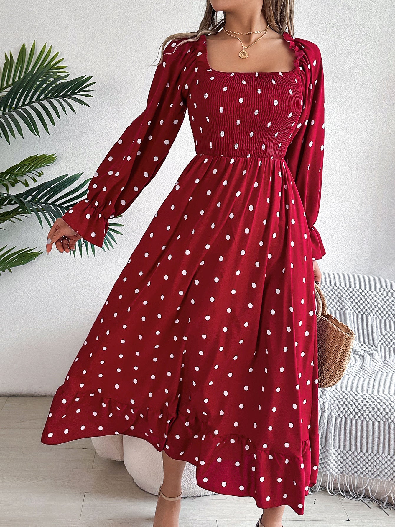 Robe midi à manches longues à pois et ourlet froncé pour femmes de berg-feldt