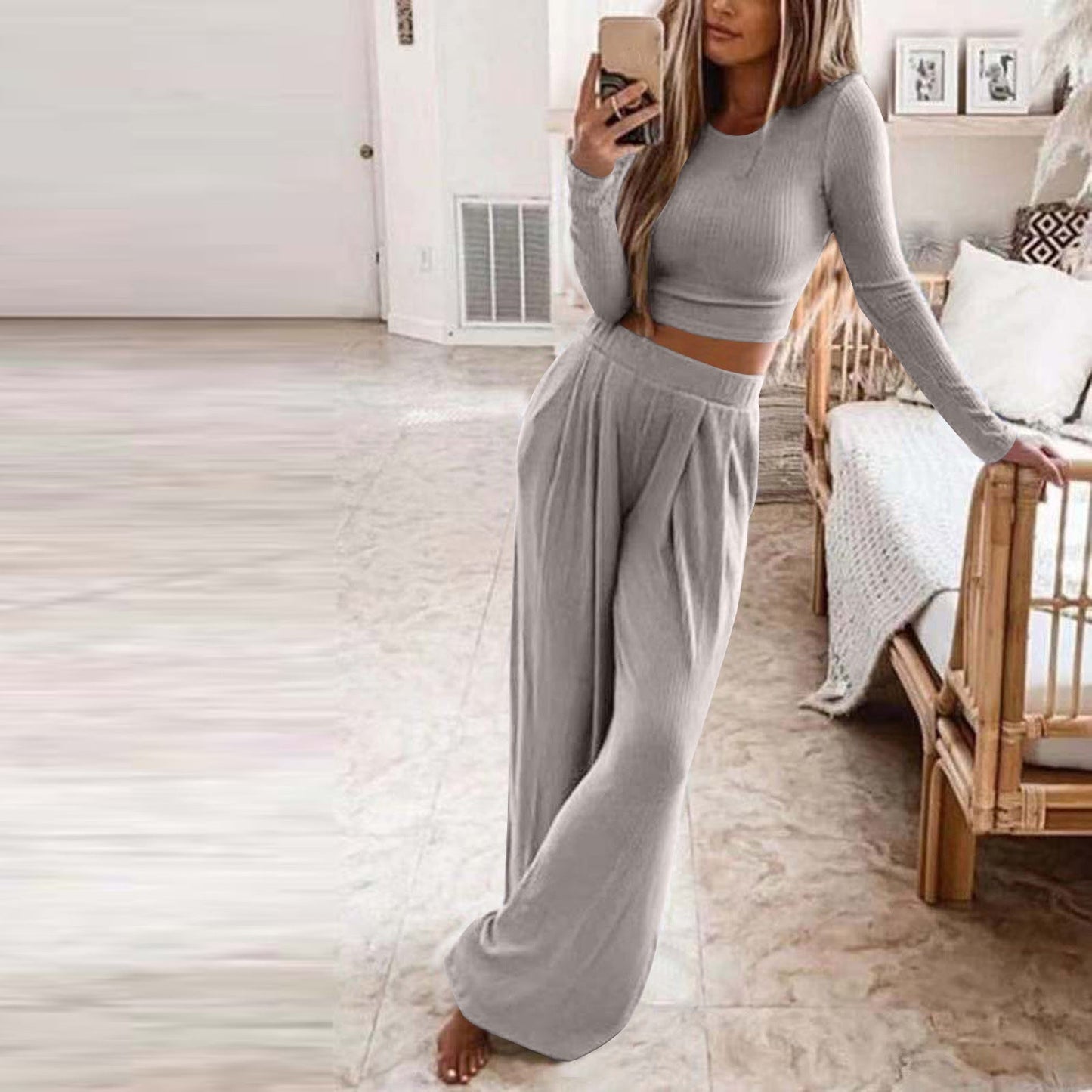 Ensemble de salon élégant pour femme avec haut à manches longues et pantalon large Berg-Feldt