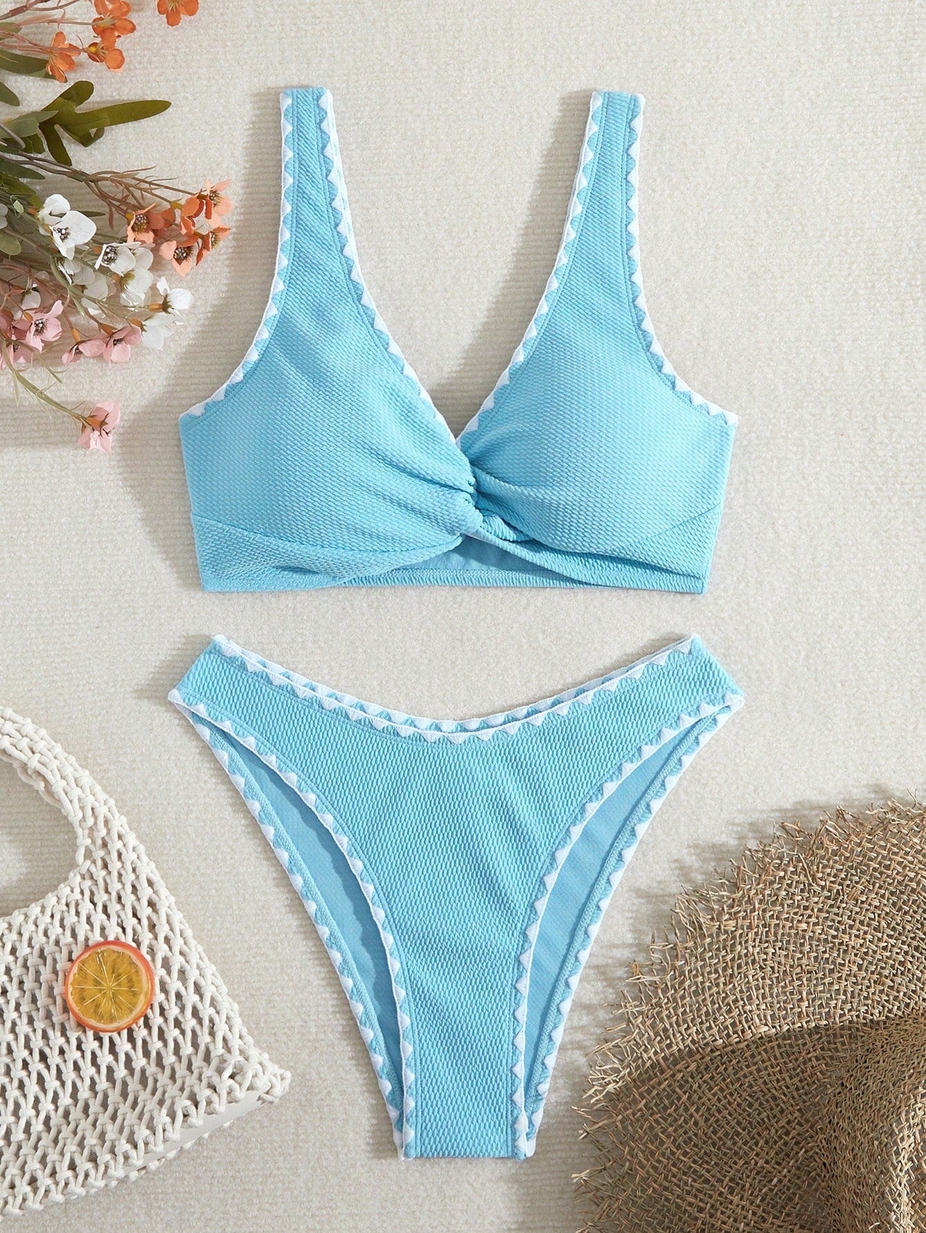 Haut de bikini triangulaire structuré à dentelle pour femme, par berg-feldt