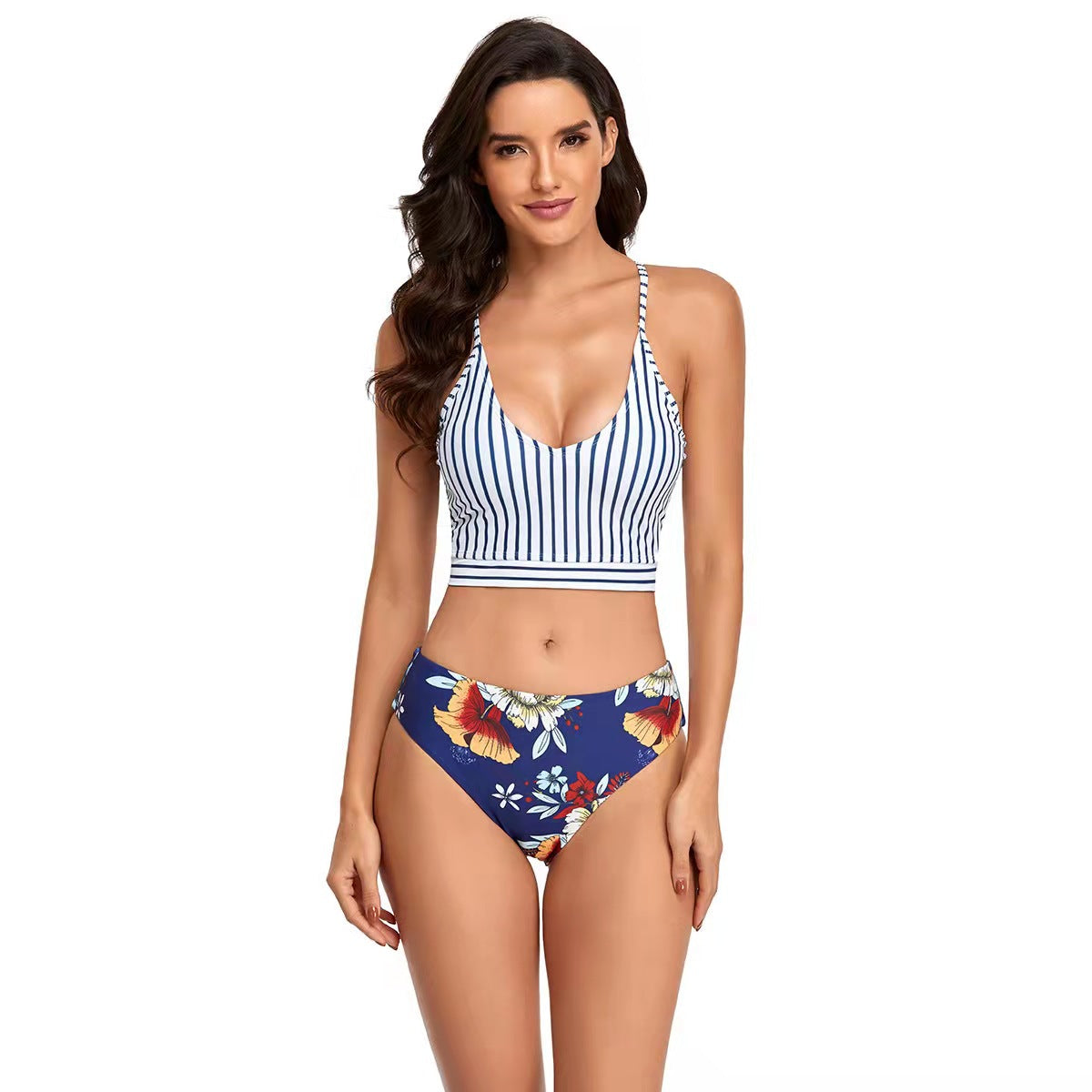 Ensemble de bikini pour femme : Haut rayé, bas fleuri (berg-feldt)