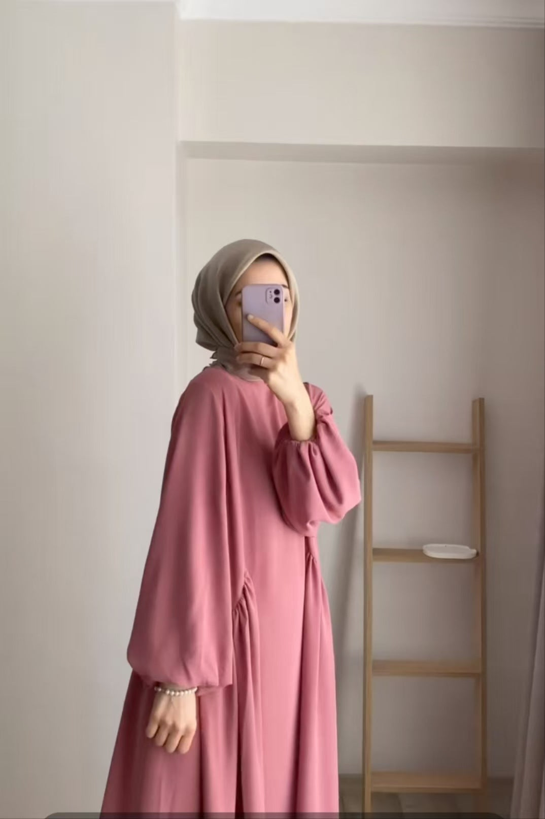 Robe longue élégante pour femme à manches larges et coupe ajustée, de berg-feldt